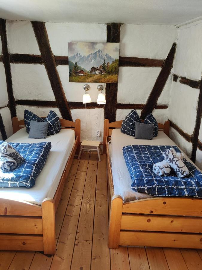 Ferienwohnung Gemütliche Gästezimmer in einem neu sanierten Fachwerkhaus Sachsenheim Exterior foto