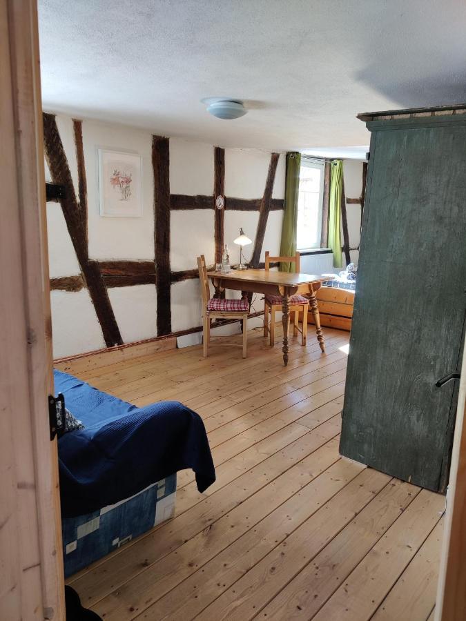 Ferienwohnung Gemütliche Gästezimmer in einem neu sanierten Fachwerkhaus Sachsenheim Exterior foto