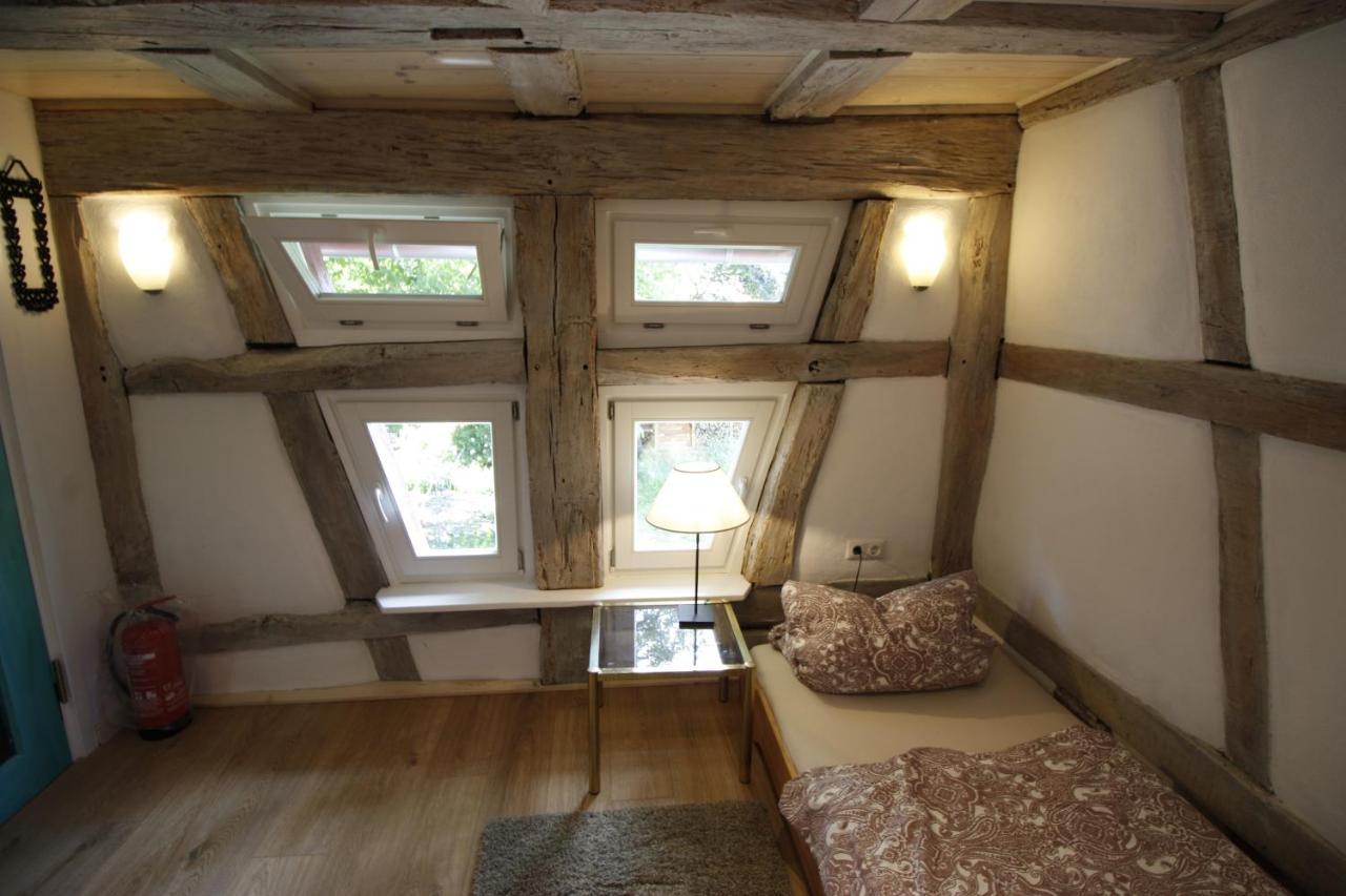 Ferienwohnung Gemütliche Gästezimmer in einem neu sanierten Fachwerkhaus Sachsenheim Exterior foto