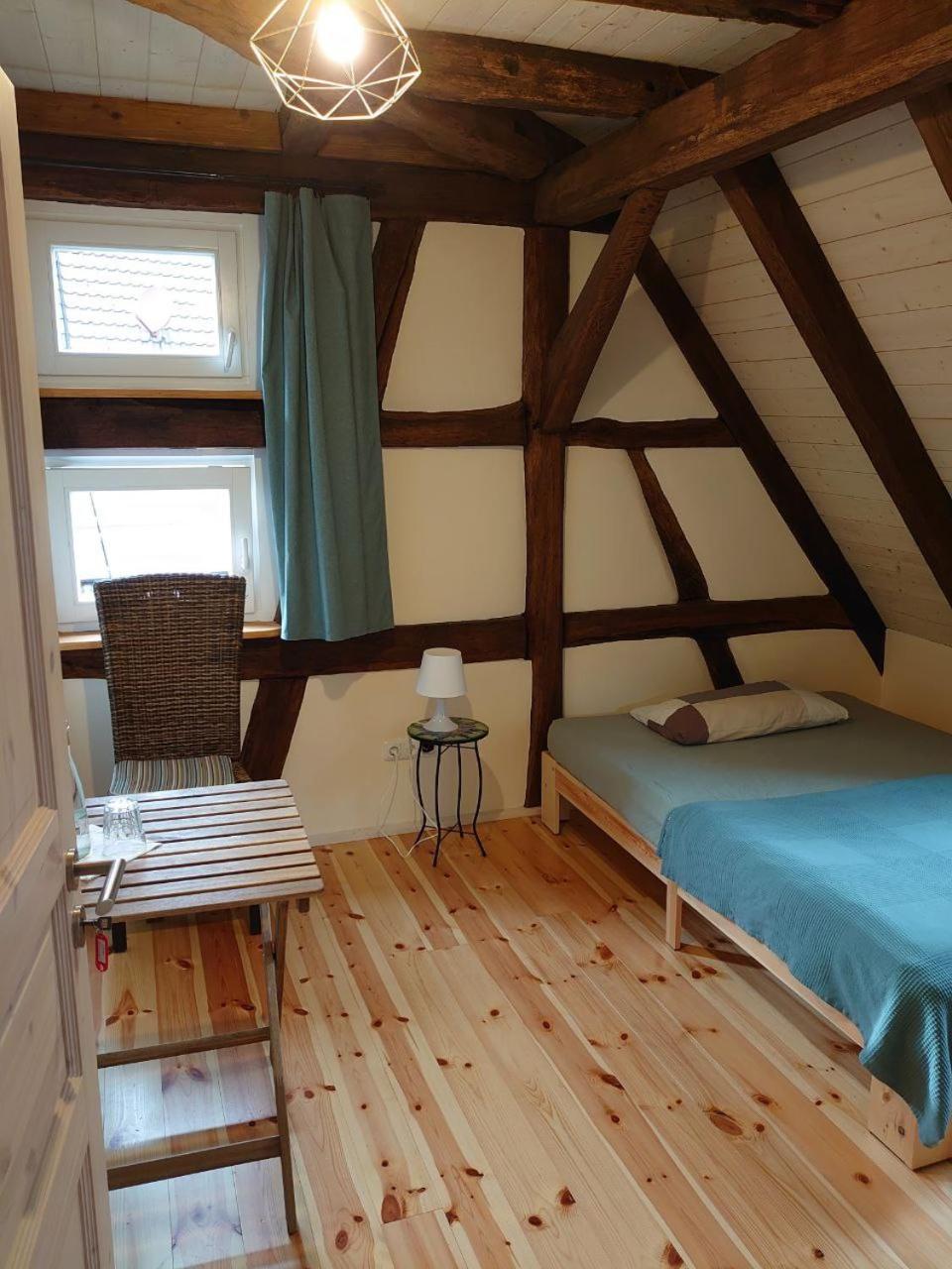 Ferienwohnung Gemütliche Gästezimmer in einem neu sanierten Fachwerkhaus Sachsenheim Exterior foto