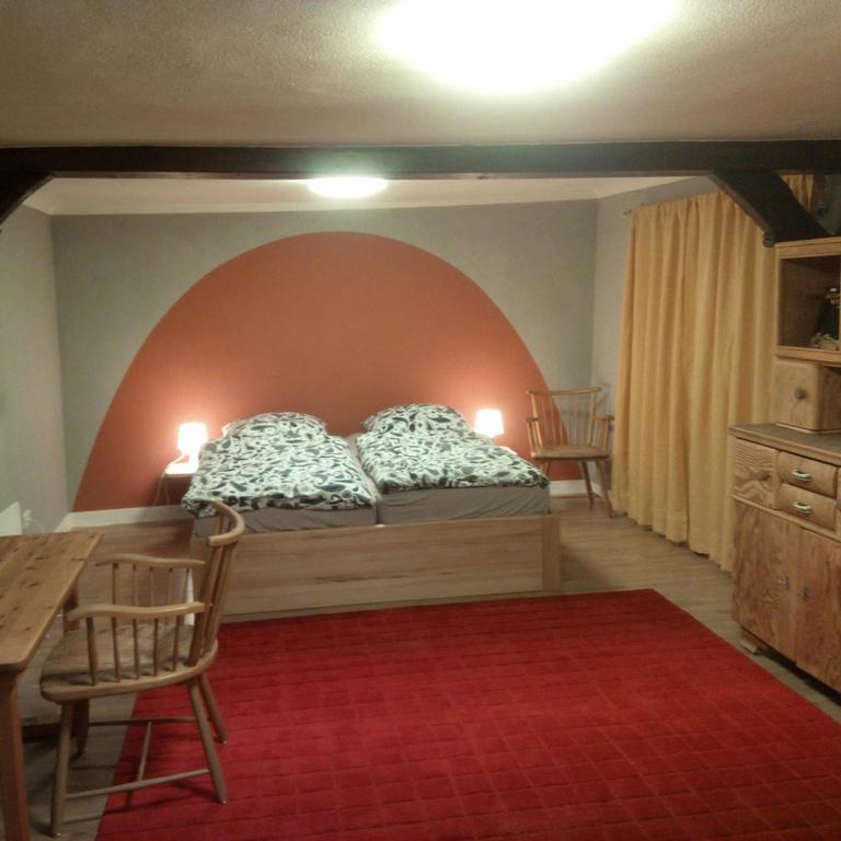 Ferienwohnung Gemütliche Gästezimmer in einem neu sanierten Fachwerkhaus Sachsenheim Exterior foto