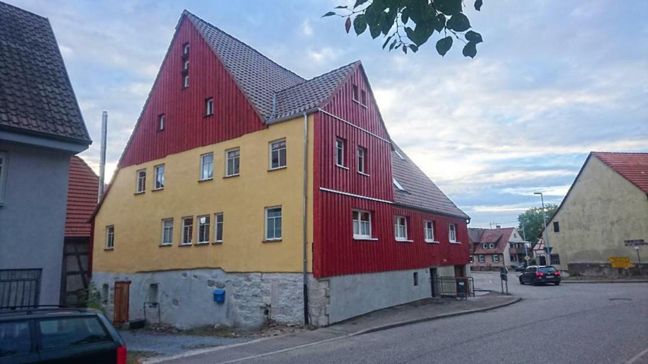 Ferienwohnung Gemütliche Gästezimmer in einem neu sanierten Fachwerkhaus Sachsenheim Exterior foto